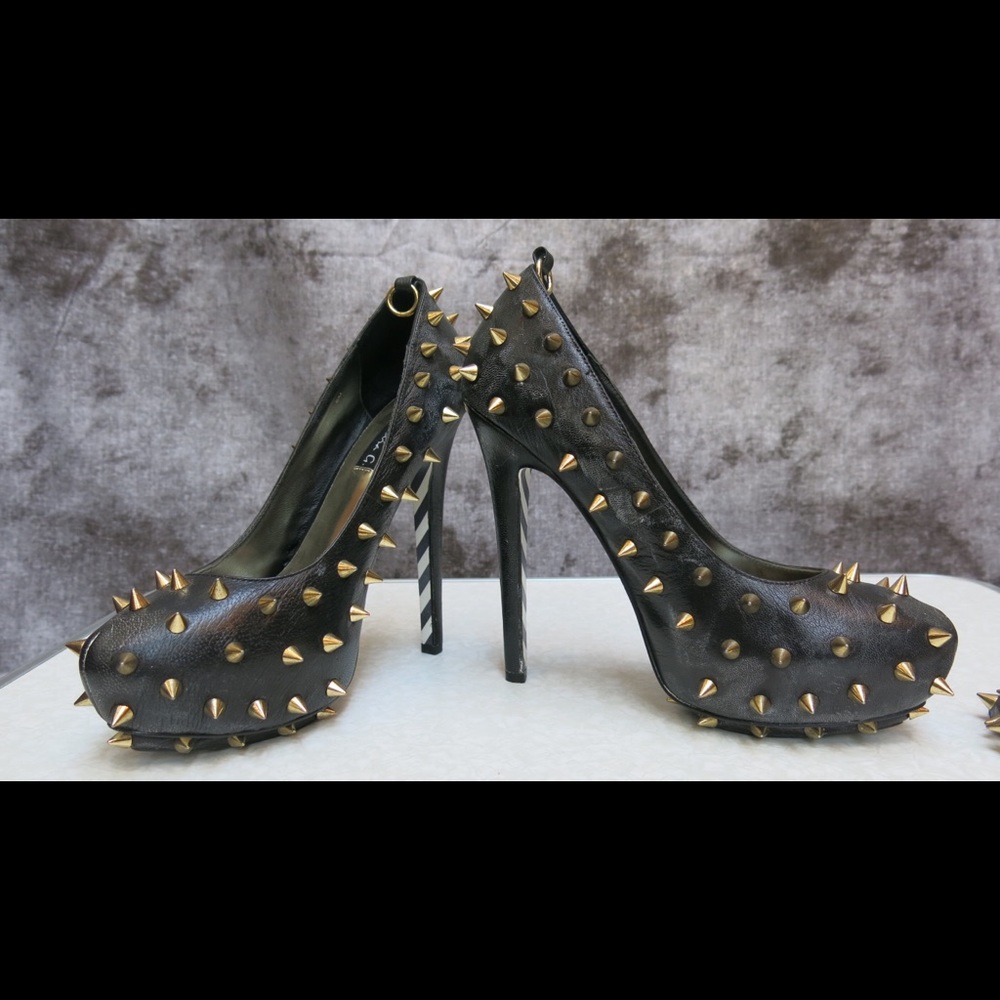Designer Leather shoes with studs